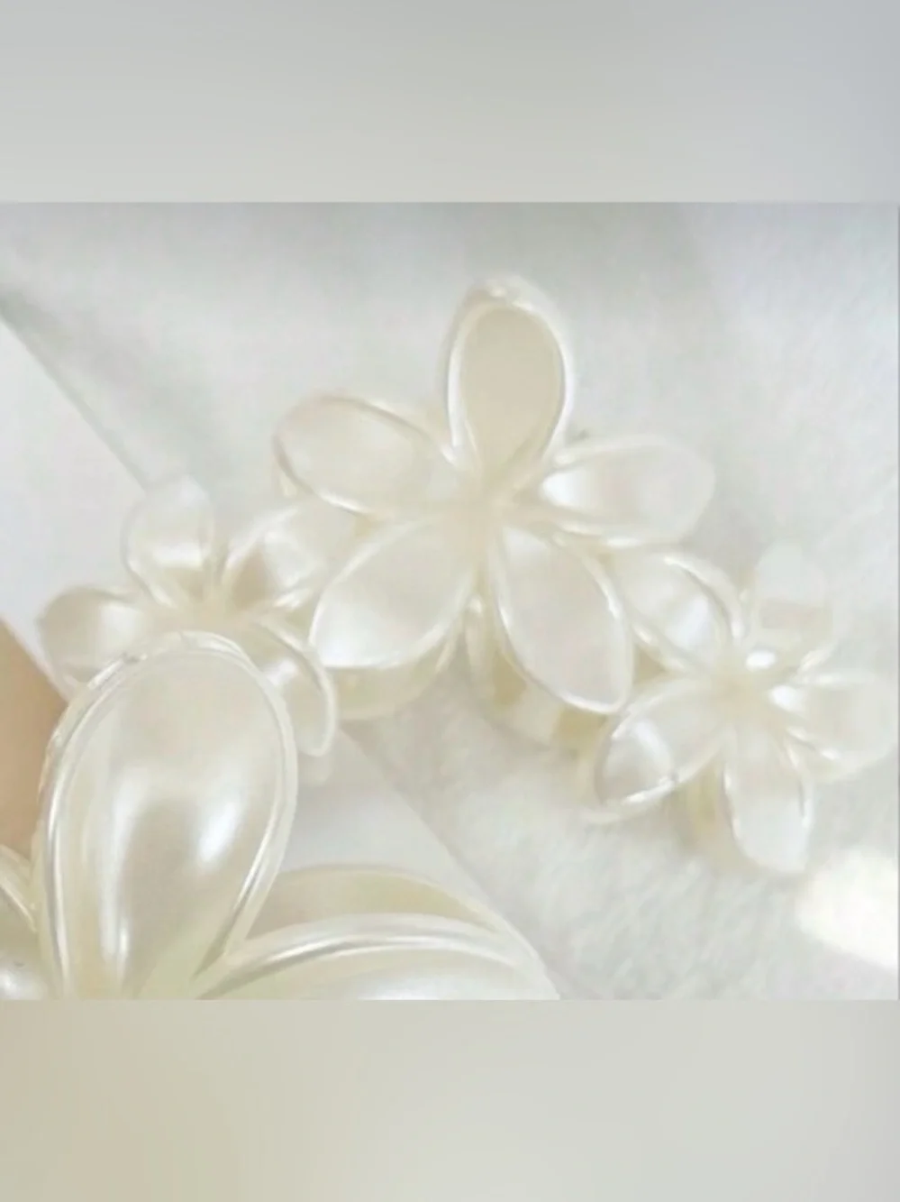 New Ivory Pearl Flower Hair Claw Clip, Large
